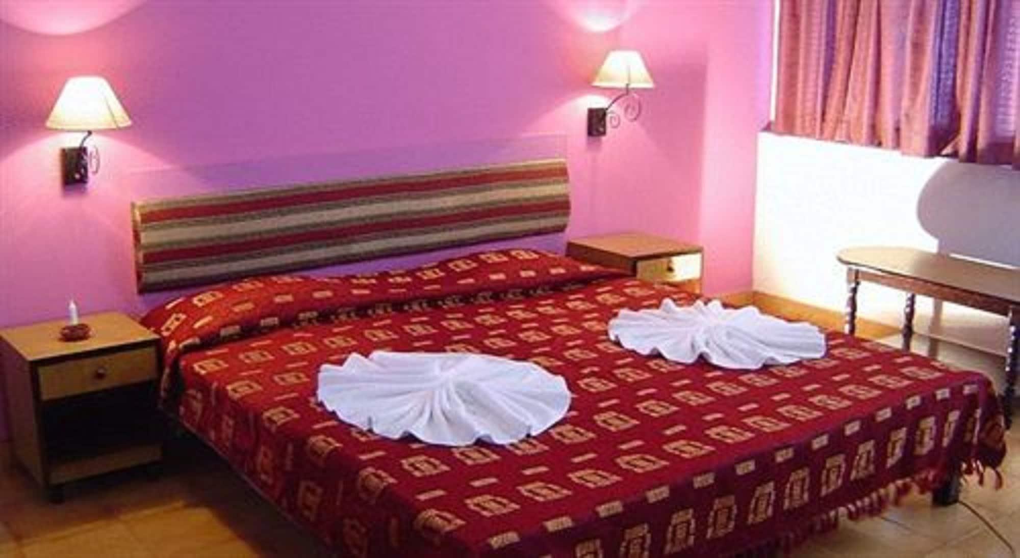 Alor Holiday Resort Калангуте Екстериор снимка