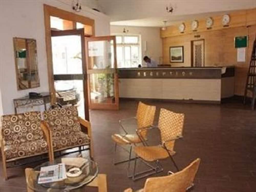Alor Holiday Resort Калангуте Екстериор снимка
