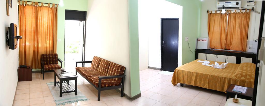 Alor Holiday Resort Калангуте Екстериор снимка